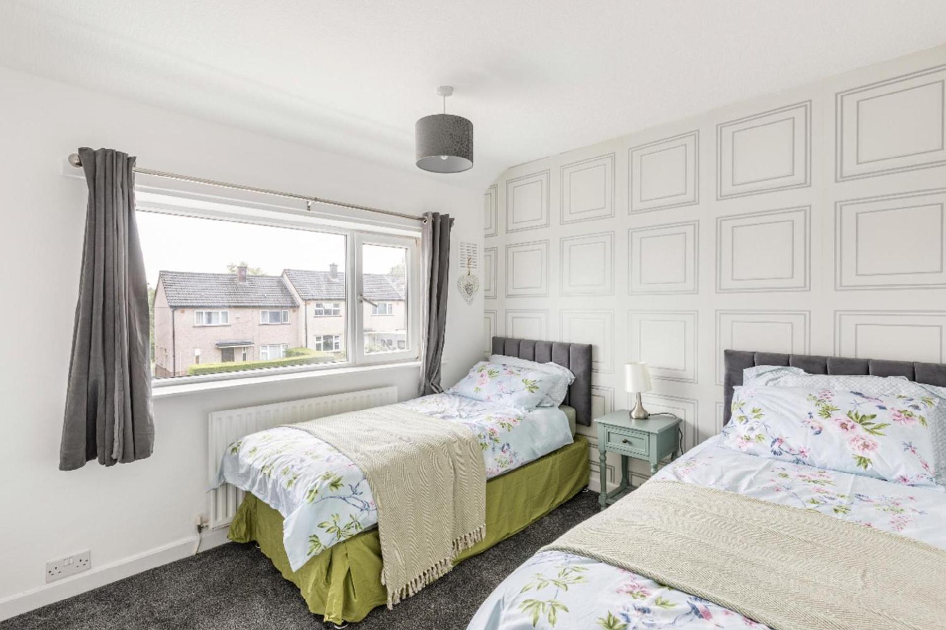 Come & Unwind In Charming 5 Bed House In Blackburn Blackburn  Kültér fotó
